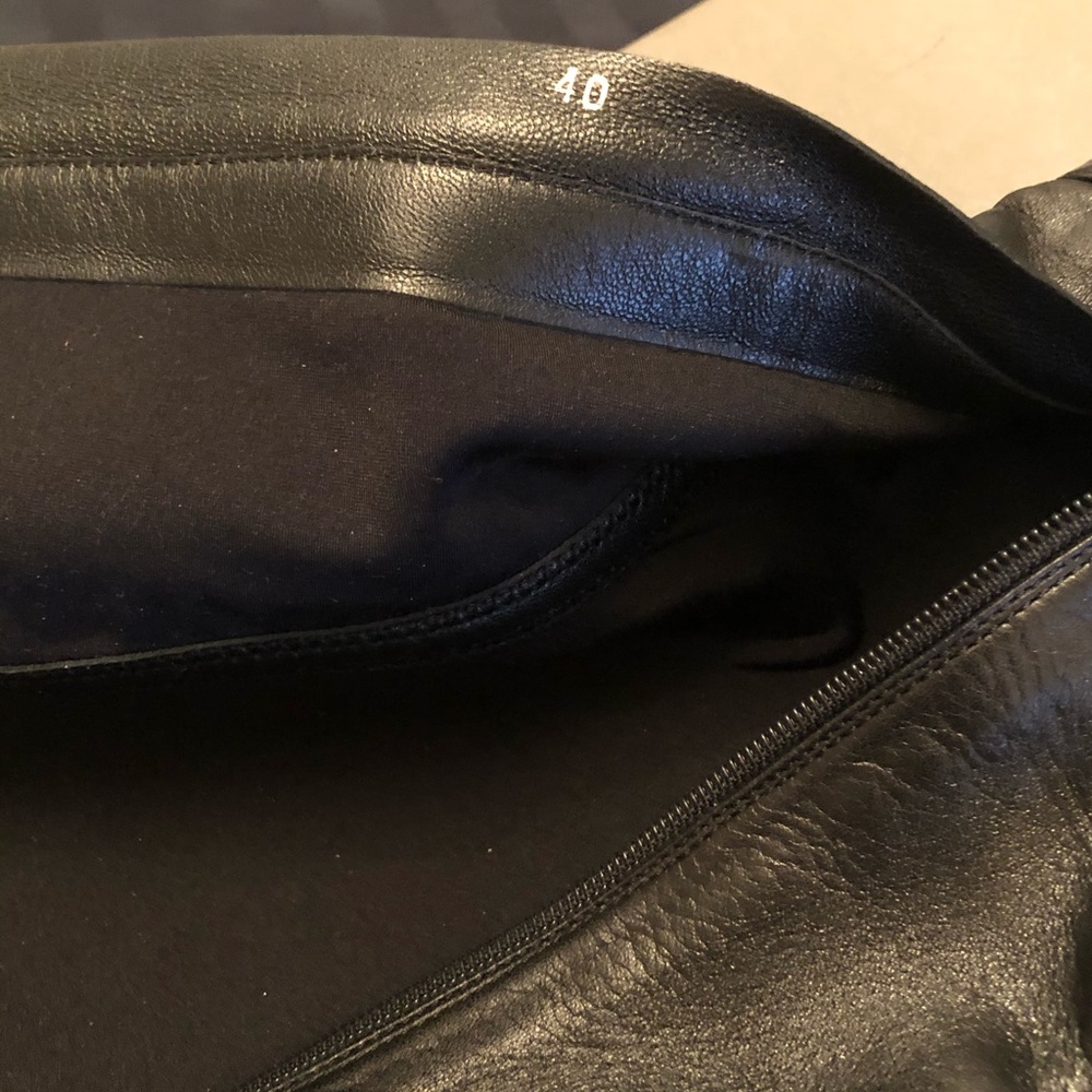 PRADA - Picture 3 of 16